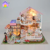 Nhà búp bê DIY màu hồng